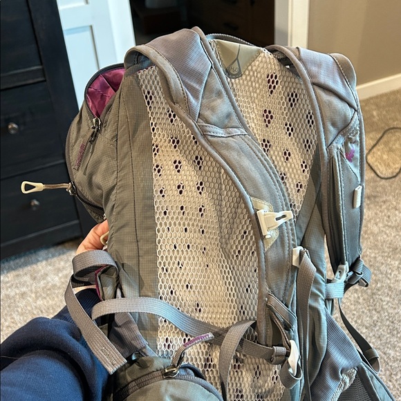 Gregory 16L Charcoal Maya Backpack - Picture 3 of 4